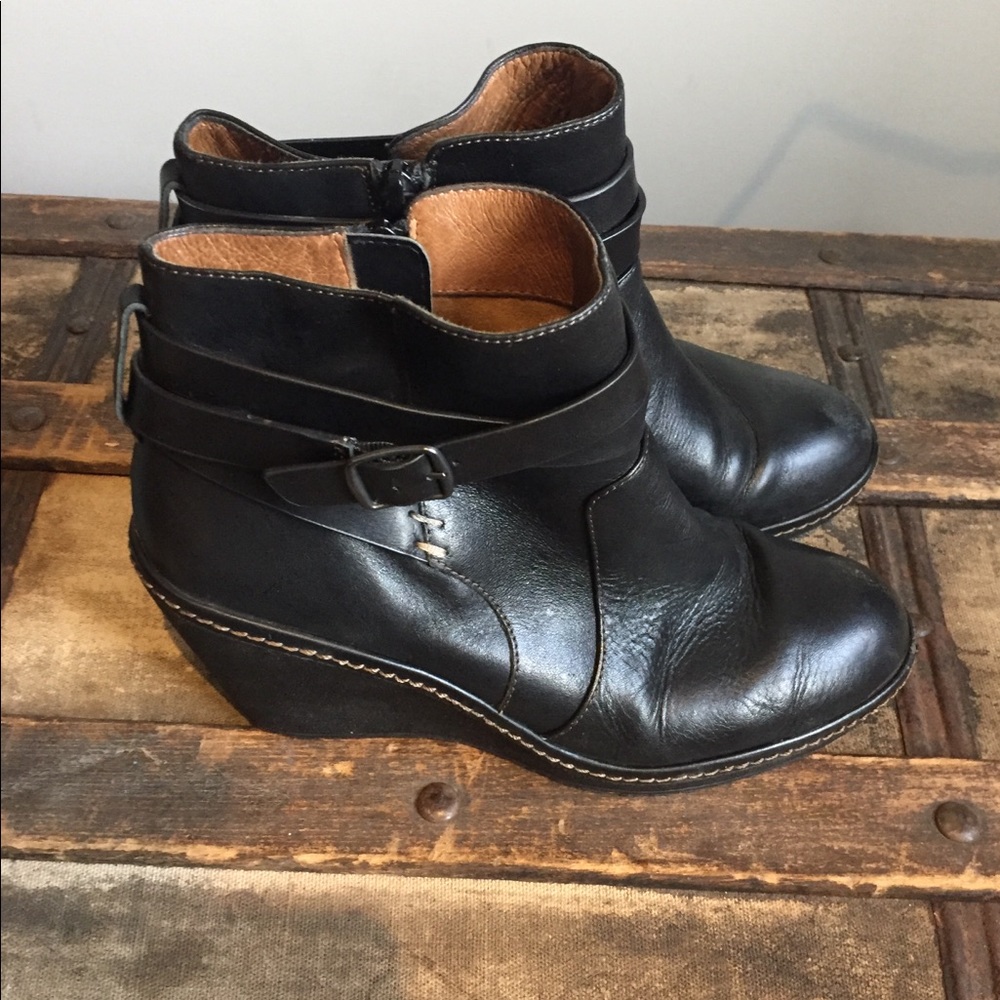 Sofft wedge boot